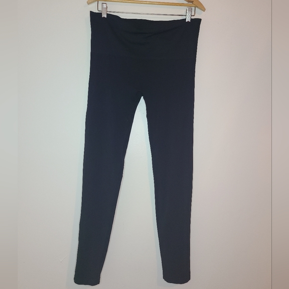 BLANQI Black Maternity Compression Leggings - Picture 6 of 7